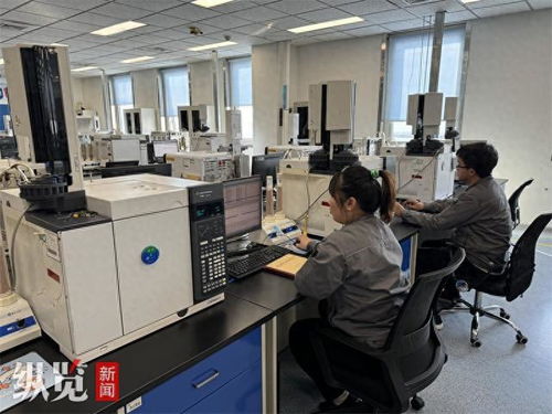 探訪新力量③ 一塊屏里的晶彩 新材料技術(shù)研發(fā)點(diǎn)亮未來(lái)顯示